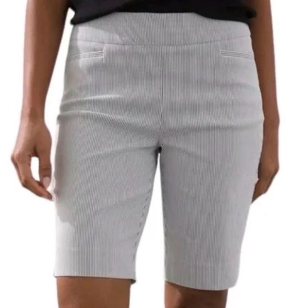 Chicos White Gray Striped Nautical Bermuda Pull On Shorts Pockets US 12S